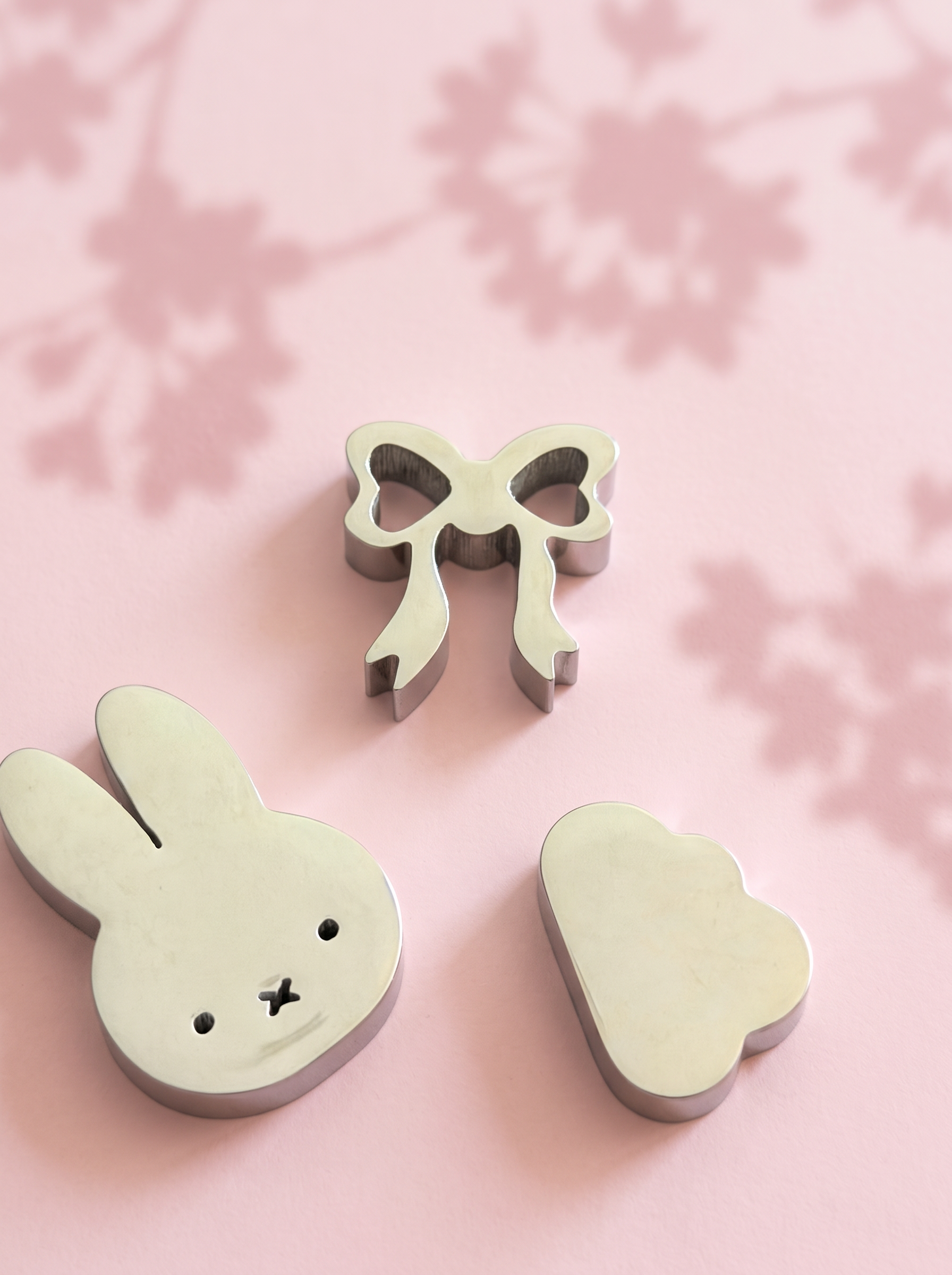 Yuzi Matcha Charms 3-pack med kanin, rosett och hjärta